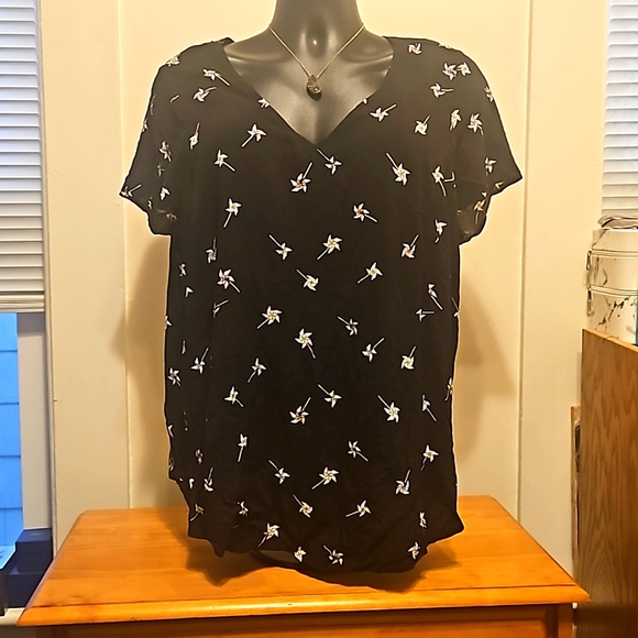 torrid Tops - Torrid Pinwheel Shirt